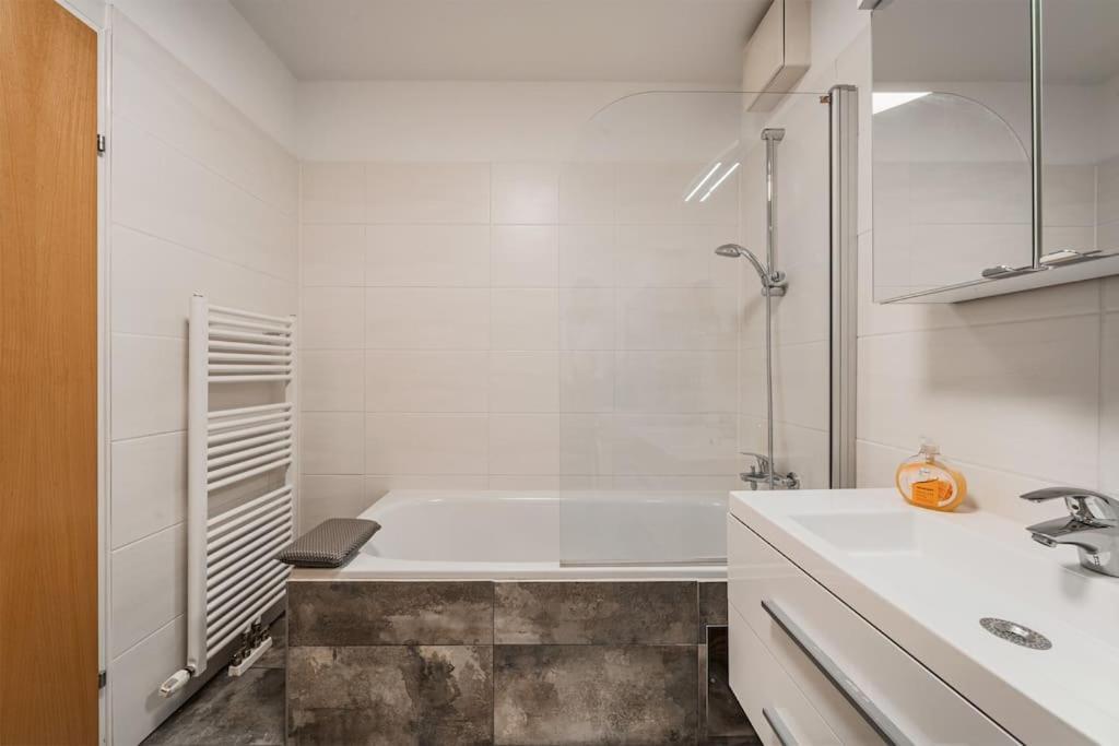 Spektakulaeres Apartment ✩ 7. Stock ✩ Kostenlose Parkgarage Vídeň Exteriér fotografie
